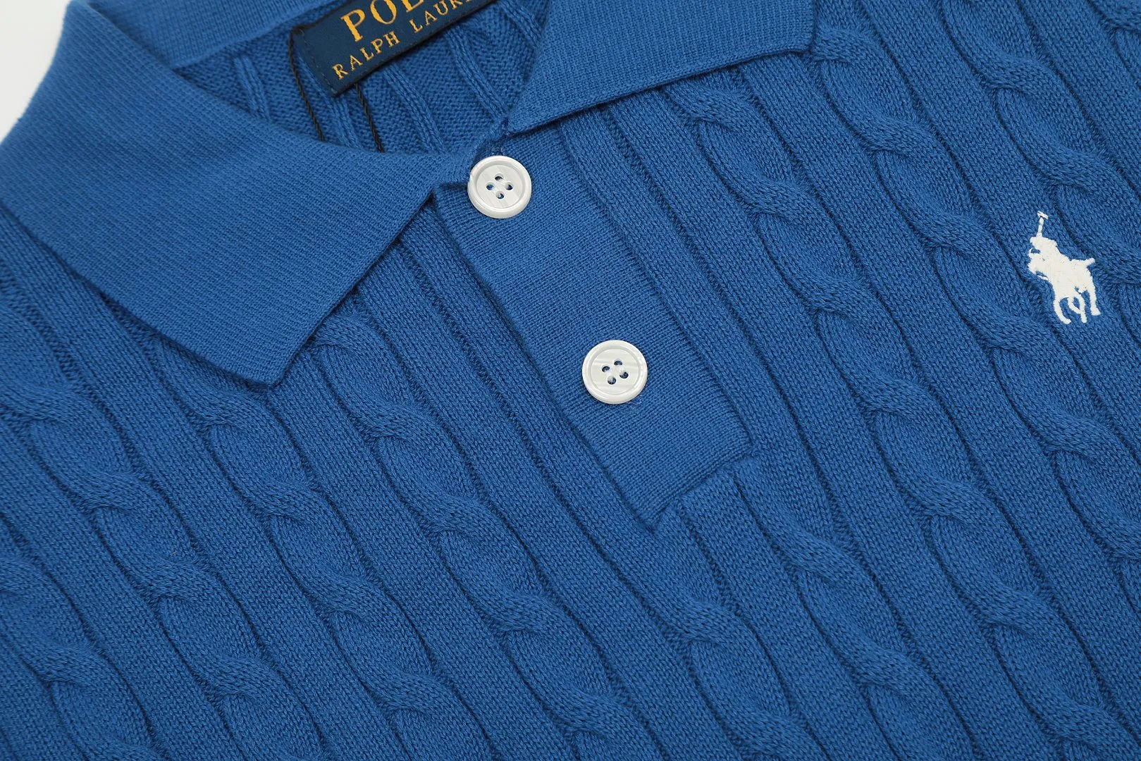 🅿️176 "Top quality" Style number: DS022# (not off the shelves all year round) [Ralph Lauren POLO lapel solid color pony embroidered logo knitted short sleeves] ✅Ralph Lauren Ralph Lauren classic basic versatile all-season cardigan knitted short sleeves ✅Main supplier platform live broadcast Wholesale entities Replenish when out of stock Not off the shelves ✅ZP quality 1:1 version Scan the code to enter the GF website Counter quality ✅Details and quality are the only one in Guangzhou. Imported quality cotton yarn focuses on high-end and cost-effective. Needless to say good quality. ✅The version is restored to the original order. The maximum size can be worn up to 160 pounds. Loose, comfortable and stress-free.